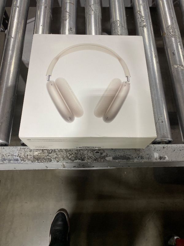 Photo 1 of Apple AirPods Max 2 Wireless Over-Ear Headphones, Active Noise Cancellation, Adaptive Audio, Personalized Spatial Audio, Live Translation, Bluetooth Headphones for iPhone – Starlight