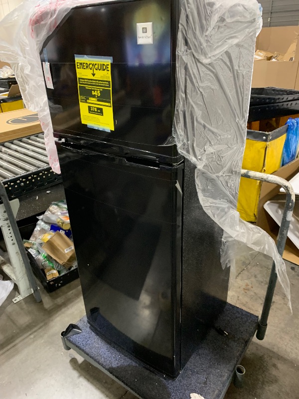 Photo 1 of ARCTIC CHEF ACFR741BLACKAMZ6COM Apartment Size-Top Freezer-2 Door Fridge-Adjustable Thermostat Control-Black-7.5 Cubic Feet
