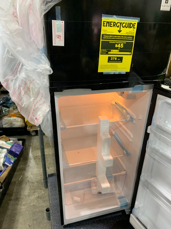 Photo 1 of ARCTIC CHEF ACFR741BLACKAMZ6COM Apartment Size-Top Freezer-2 Door Fridge-Adjustable Thermostat Control-Black-7.5 Cubic Feet
