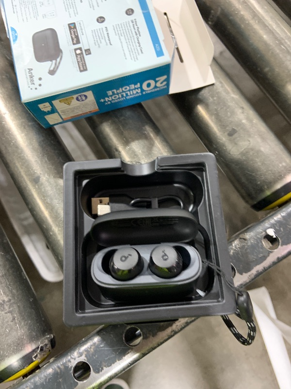 Photo 1 of Wireless Earbuds