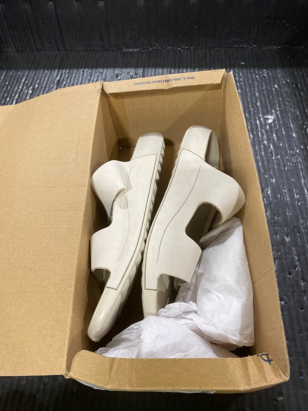Photo 1 of ECCO Cozmo Two Band, LIMESTONE, 11-11.5