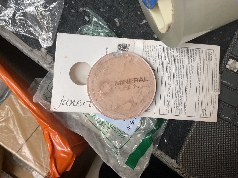 Photo 1 of Iredale PurePressed Base Mineral Foundation SPF 20 Ivory - Refill