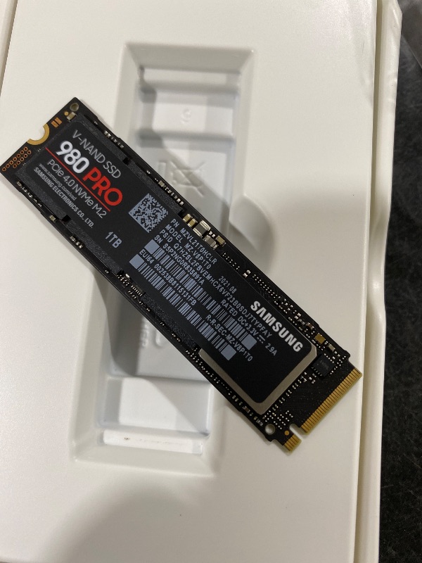 Photo 1 of Samsung 980 PRO 1TB PCIe 4.0 NVMe Internal SSD