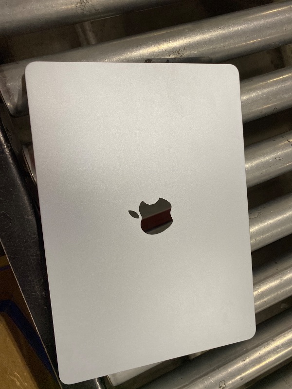 Photo 1 of SCREEN IS GOOD - LAPTOP IS DEAD NEEDS TO BE CHARGED *** Apple MacBook Air 13" M5 AI Laptop