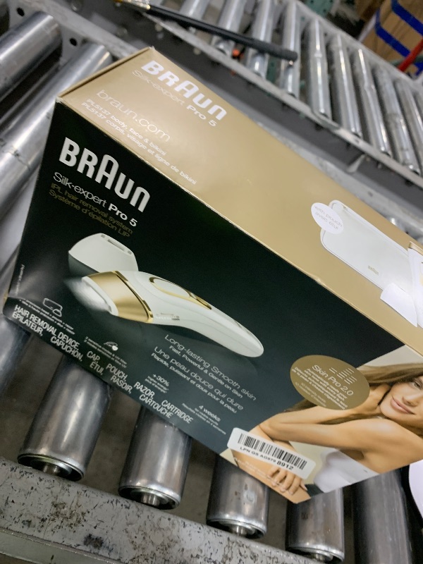 View 2 of Braun IPL, Silk·Expert Pro 5, IPL Hair Removal for Women and Men, Permanent Laser Hair Reduction At-Home, 2 Heads, Pouch, IPL5137