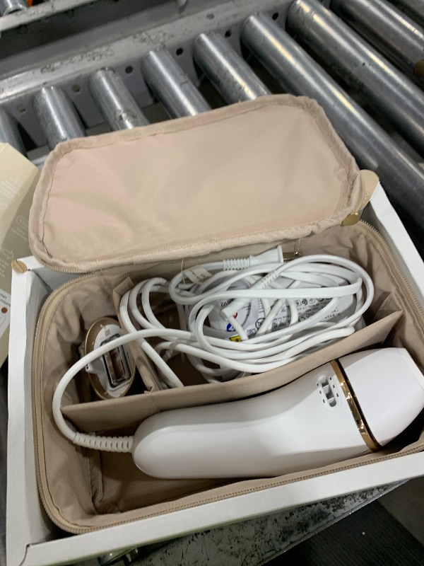 View 3 of Braun IPL, Silk·Expert Pro 5, IPL Hair Removal for Women and Men, Permanent Laser Hair Reduction At-Home, 2 Heads, Pouch, IPL5137