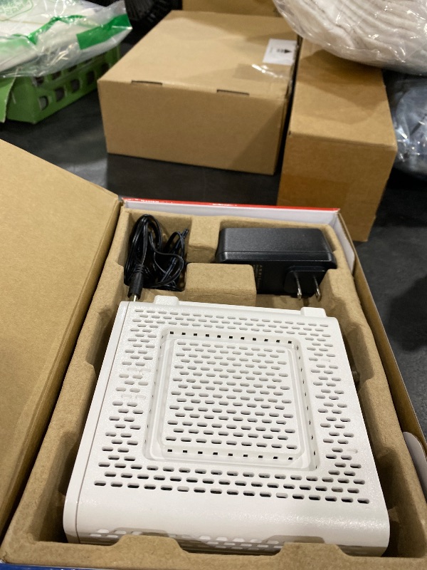Photo 1 of ARRIS SURFboard SB8200 DOCSIS 3.1 Cable Modem