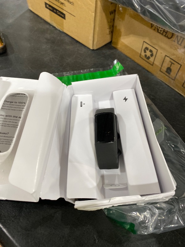 Photo 1 of Google Fitbit Charge 6 - Fitness Tracker