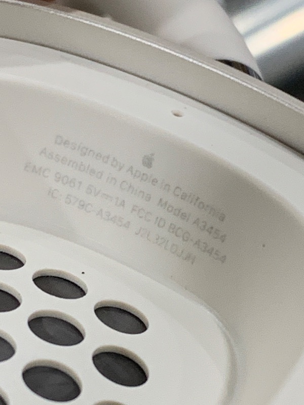 Photo 1 of Apple AirPods Max 2 Wireless Over-Ear Headphones, Active Noise Cancellation, Adaptive Audio, Personalized Spatial Audio, Live Translation, Bluetooth Headphones for iPhone – Starlight