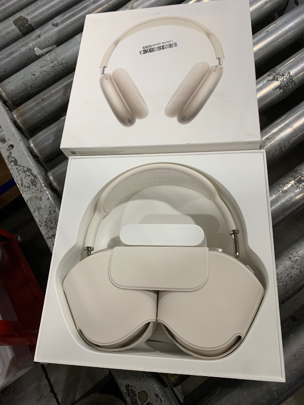 Photo 1 of Apple AirPods Max 2 Wireless Over-Ear Headphones, Active Noise Cancellation, Adaptive Audio, Personalized Spatial Audio, Live Translation, Bluetooth Headphones for iPhone – Starlight