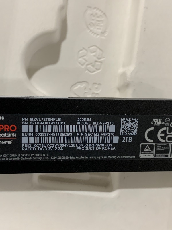 Photo 1 of Samsung 990 PRO 2 TB M.2 PCI Express 4.0 NVMe V-NAND MLC