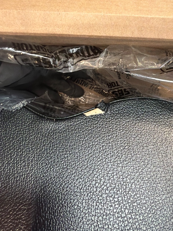 Photo 1 of ** DAMAGE MINOR**Gator Cases Hard-Shell Wood Case for Martin 000-Style Guitars, Fits Similar Style Acoustic Guitars (GWE-000AC)