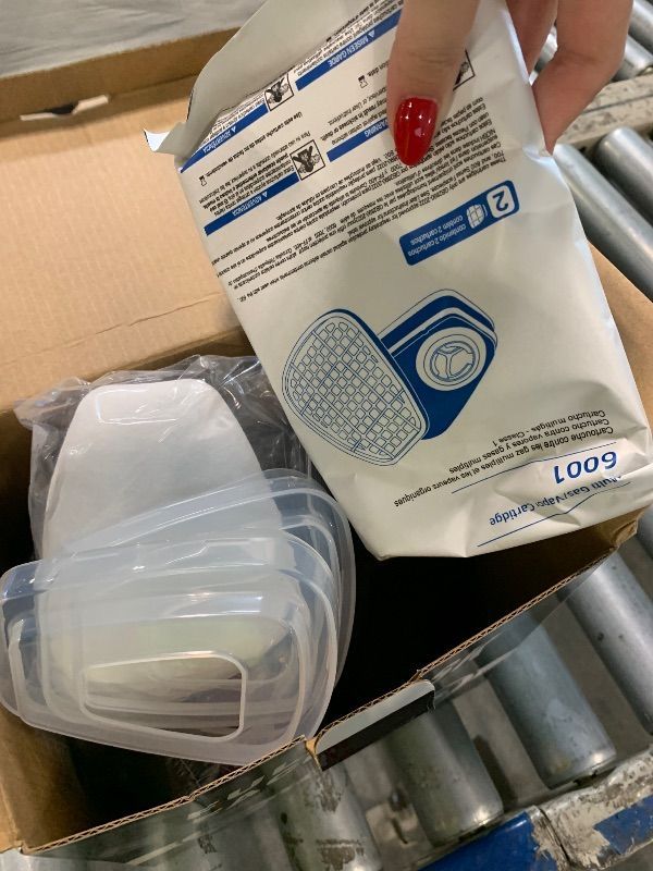 Photo 1 of ***SIMILAR ITEM**ALDZA Premium Full Face Respirator Gas Mask, Vapor Respirator Compatible with Particulate Filter, Protection for Painting, Welding, Polishing, Sanding