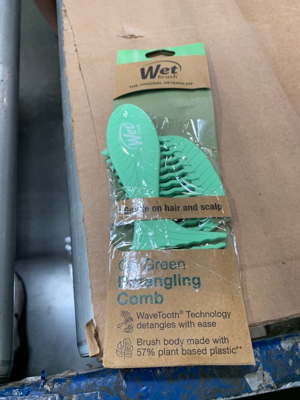 Photo 1 of [BROKEN IN HALF] Wet Brush Go Green Tea Tree Oil Infused Treatment Comb - Wide Tooth Hair Detangler with WaveTooth Design that Gently and Glides Through Tangles - No Split Ends and No Damage