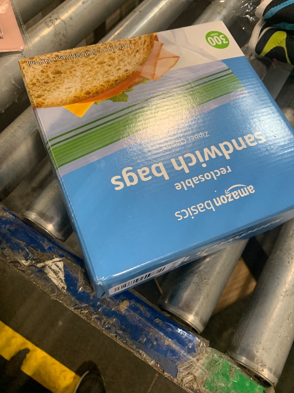 Photo 1 of ** MISSING HALF *** Amazon Basics Resealable Double Zipper Sandwich Storage Bags for Food Storage, 300 Count (Previously Solimo)