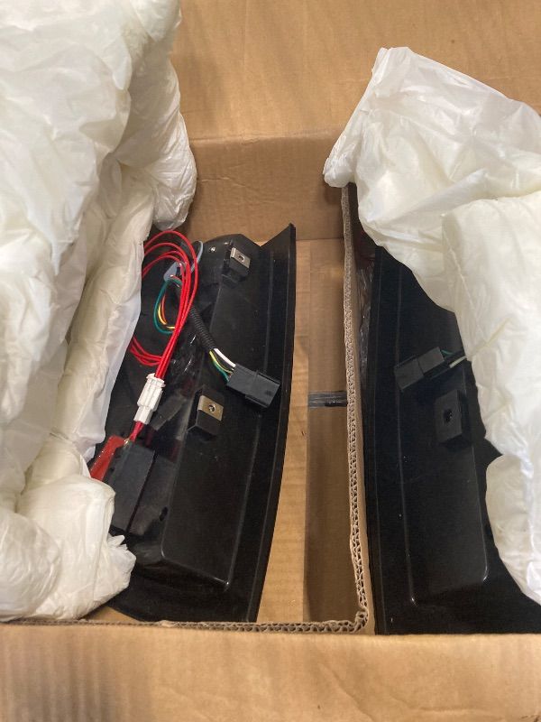 Photo 1 of !!USED!!
KUIPERAUTO Tail light Assembly Rear Lamp L-Shape Compatible for 99-06 Chevy Chevrolet Silverado 1500 2500 Compatible for 99-02 GMC Sierra 1500 2500 Only for fleetside Smoke Tinted Taillight