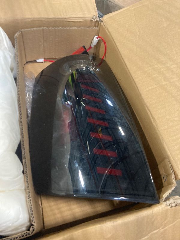 Photo 1 of !!USED!!
KUIPERAUTO Tail light Assembly Rear Lamp L-Shape Compatible for 99-06 Chevy Chevrolet Silverado 1500 2500 Compatible for 99-02 GMC Sierra 1500 2500 Only for fleetside Smoke Tinted Taillight