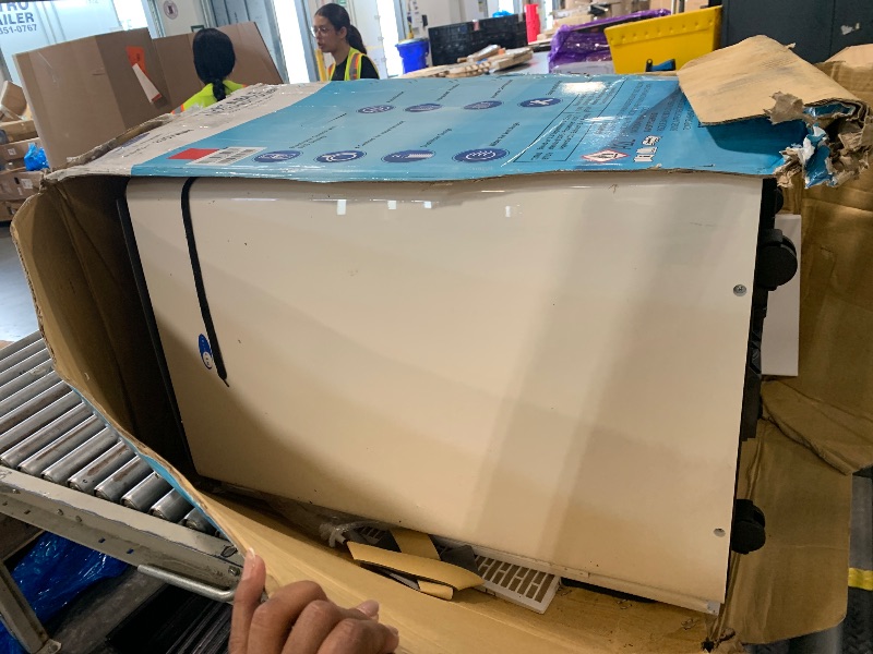 Photo 1 of ***** AS IS ALL SALES FINAL NO RETURNS******Whynter ARC-1230WNH2 NEX Inverter Dual Hose Portable Air Conditioner, 14000 BTU (12000 SACC) Heater, Dehumidifier & Fan, Smart Wi-Fi, Up to 600 sq ft, White, with 2 Activated Carbon Filters