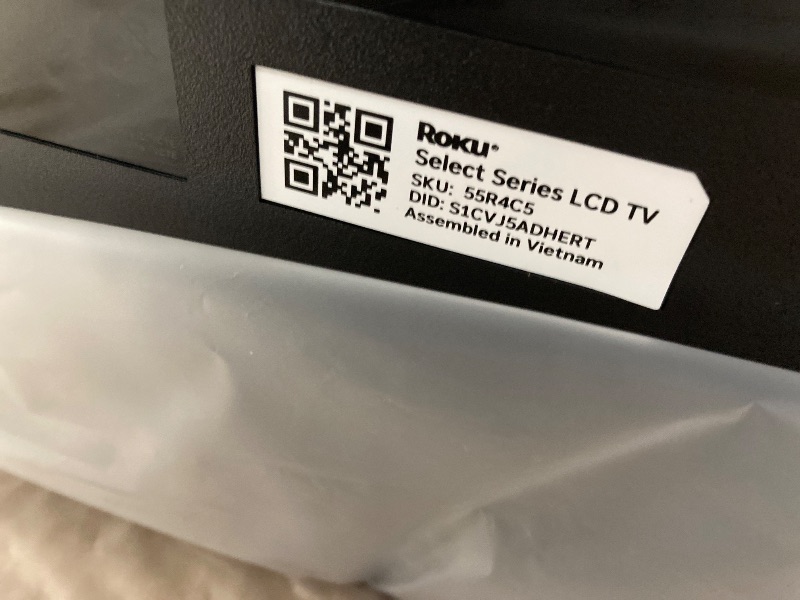 Photo 1 of ***no returns*****Roku Smart TV – 55-Inch Select Series, 4K HDR TV – Roku TV with Enhanced Voice Remote – Flat Screen LED Television with Wi-Fi for Streaming Live Local News, Sports, Family Entertainment