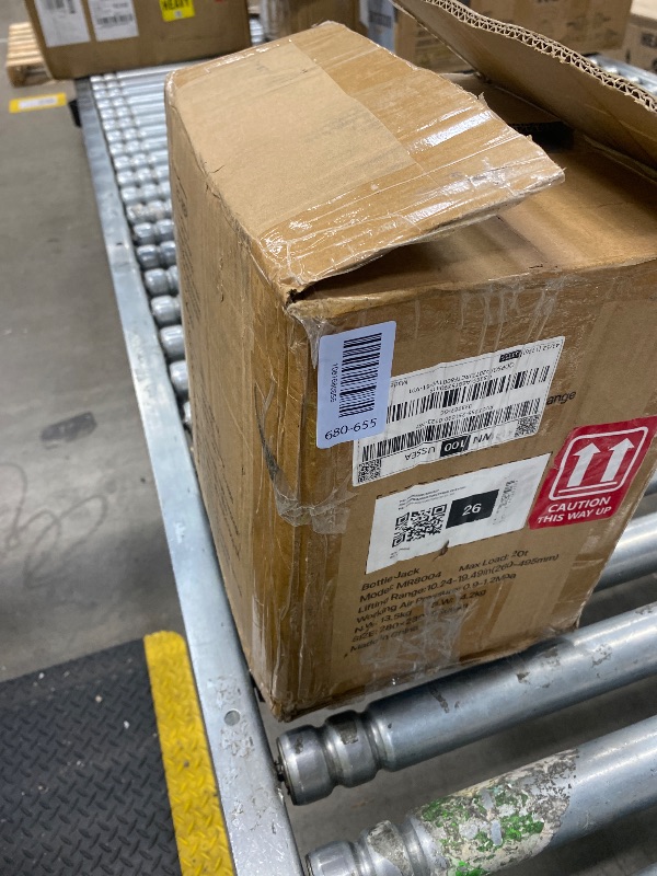 Photo 1 of ***USED -GREASE RESIDUE -SELLING AS IS *** VEVOR Air Hydraulic Bottle Jack, 20 Ton (44092 lbs) Capacity, 10.2-19.5 Inch Lifting Range, Pneumatic/Manual Heavy Duty Welded Bottle Jack with Pump for Car, SUV, Pickup, Truck, RV, Auto Repair, Blue