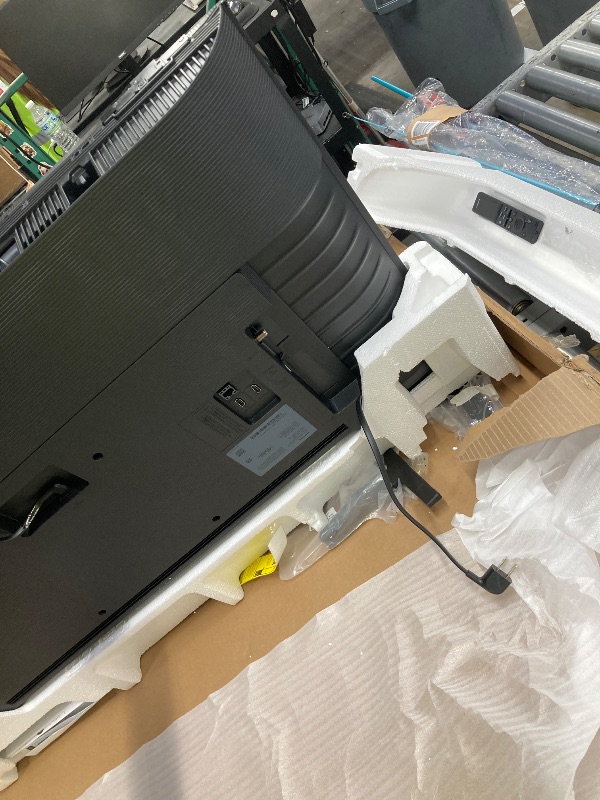 Photo 1 of *NO RETURNS/NO REFUNDS* *SELLING AS INS/PARTS ONLY* Samsung 43-Inch Class Crystal UHD U8000H Series Samsung Vision AI Smart TV (2026 Model, 43U8000H) Crystal Processor 4K, Endless Free Content, Motion Xcelerator, Color Booster, Alexa Built-in