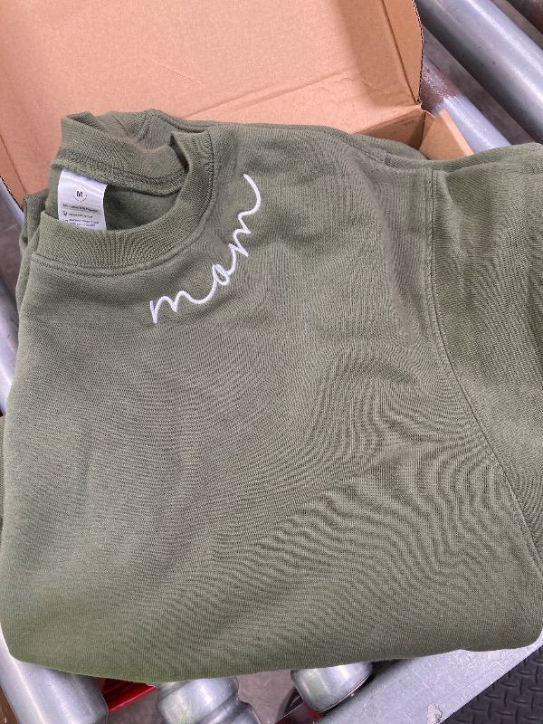 Photo 1 of - Mom Embroidered Crewneck Sweatshirt Heart On Sleeve for Women - Gifts For New Mom Mama Birthday Christmas Mothers Day Valentine Embroidery Pullover Sweater Shirt Military Green SIZE MEDIUM