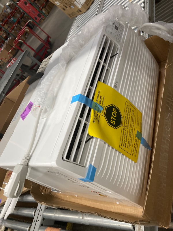 Photo 1 of ****I haven't tested it because the power plug is different from the others.****It is used; it is unknown if any parts are missing or if it works 100%. LG 14,000 BTU Through the Wall Air Conditioner, 230/208V, Cools 700 Sq.Ft. for Bedroom, Living Room, Ap