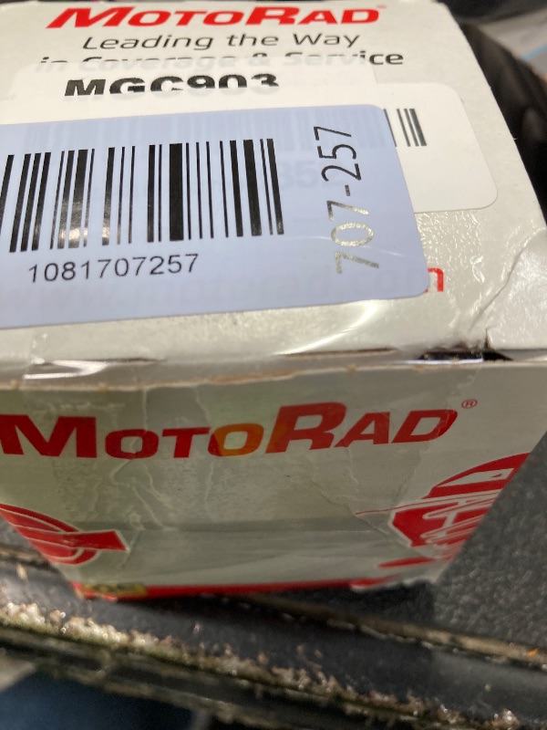 Photo 1 of ***No keys***MotoRad MGC903 Locking Fuel Cap for Flex-Fuel Applications with Black Cam-On (non-threaded) Caps Fuel Tank Cap Fits Chevy Silverado 1500 04–12 2500 HD 04–10 Malibu 04–12 Tahoe 04–13 Impala 06–10***No keys***