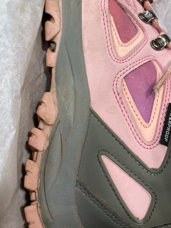 Photo 1 of ***used****iutdoor Walking Climbing Sneaker Comfortable Non-slip Snow Shoes Hiker Boot Antiskid Steel Buckle Sole Pink 4 Big Kid