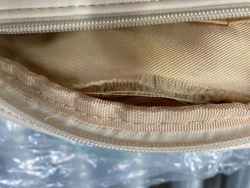 Photo 1 of **TORN INSIDE LINING***CLOUDWINGS Travel Makeup Bag Birthday Gifts for Women Teen Girl, Personalized Initial Makeup Organizer Bag Large Opening Cosmetic Bags for Women Waterproof Storage Toiletry Bags, Beige,B