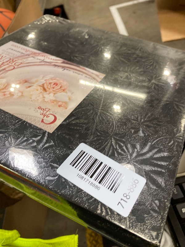 Photo 1 of ***is broekn ***Cakebon Square Cake Boards - Sturdy 1/2 Inch Thick Cake Drums - 10 Inch Professionally Wrapped Edges Black 3-Pack