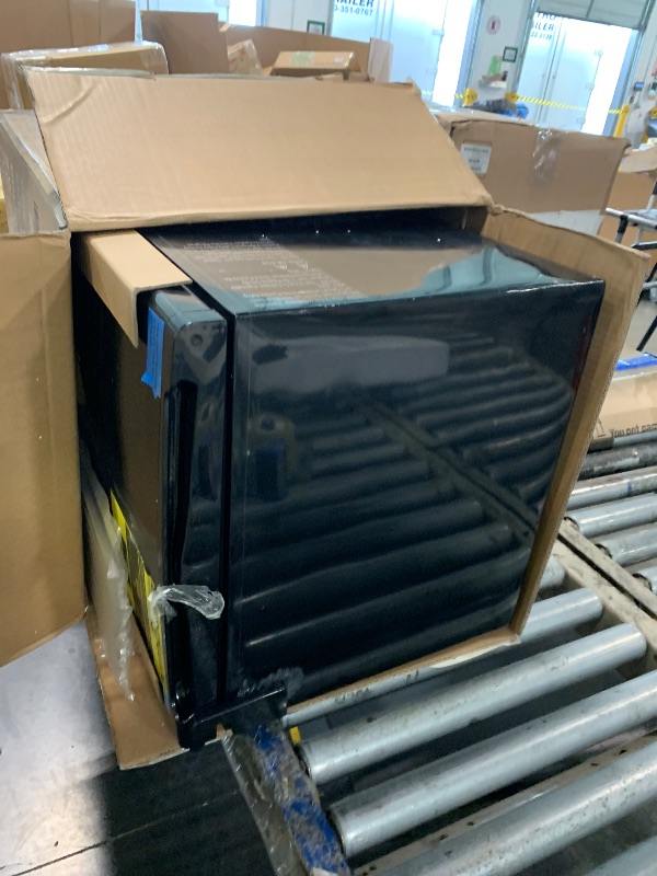 Photo 1 of [NONFUNCTIONAL] Sweetcrispy 3.2 Cu.Ft Mini Fridge with Freezer Small Refrigerator Single Door Adjustable Thermostat Energy-efficient Low Noise, Compact Fridge for Bedroom, Office, Dorm (Black)