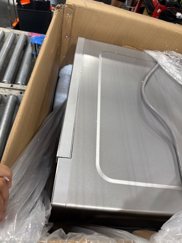 Photo 1 of ***BROKEN GLASS PLATE*** SHARP Countertop Microwave Oven with Removable 16.5" Carousel Turntable, 1200 Watt, 2.2 Cubic Feet, Stainless Steel