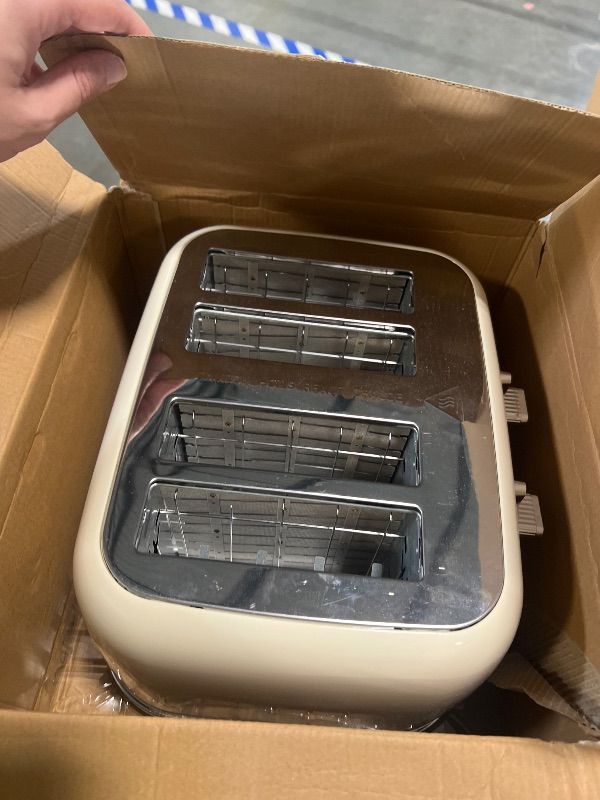 Photo 1 of ** LEFT SIDE NOT FUNCTIONAL ***07/25 SOLD FOR PARTS // FINAL SALE ***Roter Mond Toaster 4 Slice Retro Stainless Steel with Extra Wide Slots Bagel, Defrost, Reheat Function, Dual Independent Control Panel, Removable Crumb Tray, 6 Browning Levels, Cream Whi