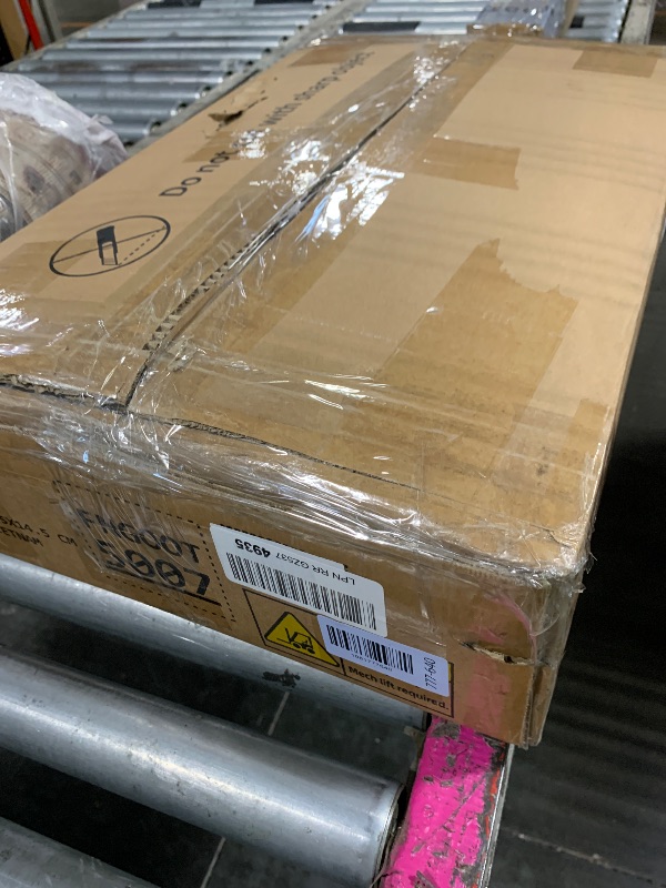 Photo 1 of **UNIDENTIFIED ITEM** **BOX 1/2**