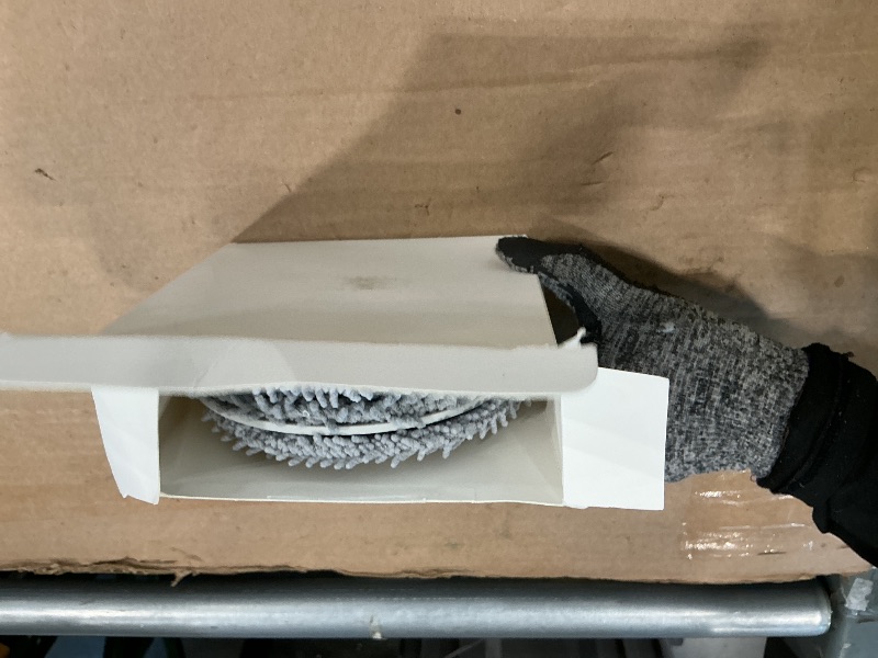 Photo 1 of ?White?Mop pad Bracket kit Compatible with Roborock Qrevo MaxV, Qrevo S, Qrevo Pro,Qrevo Plus, Qrevo Master?Qrevo Slim?Qrevo Curv?Qrevo Edge?QV 35A?QV 35S?Qrevo S5V Robot,2 mop pad brackets?4 Mop Pads