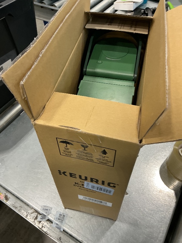 Photo 1 of !!LEAKS!!FINAL SALE!! USE FOR PARTS!!
Keurig K-Mini Single Serve K-Cup Pod Coffee Maker, 6 to 12oz Brew size, with Cord Storage, Perfect for Small Spaces, Evergreen