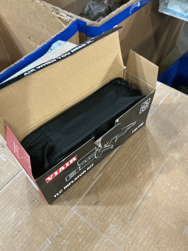 Photo 1 of ** possibly missing a piece **
VIAIR Bike TLC inflator with Mechanical Gauge 0-120PSI and Deluxe Carry Bag (00055)