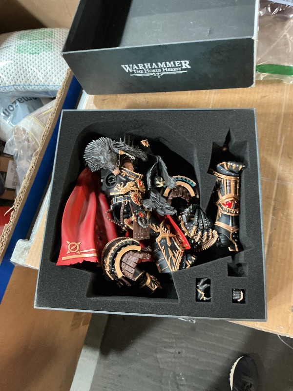 Photo 1 of ****ARM IS DETACHED BUT ABLE TO BE FIXED****
JOYTOY Action Figures Warhammer 40K 7.95inch Sons of Horus Warmaster Horus Primarch of the XVIth Legion 1/18 Movable Model Collectible Figurine Ages 15+
