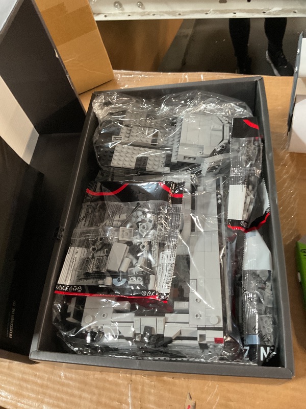 Photo 1 of ***MISSING PARTS***
Nifeliz Military Abrams-X Tank Model Set, Modern Army Main Tank Building Set for Adults to Build and Collection, Display Model for Military Enthusiasts (2,136 PCS, NF10300)