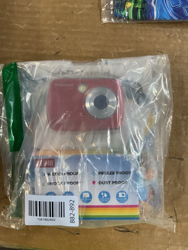 Photo 1 of 
Polaroid IS048 Waterproof Instant Sharing 16 MP Digital Portable Handheld Action Camera