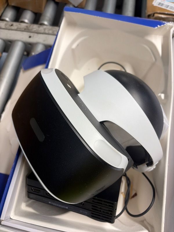 View 1 of ***FOR PARTS ONLY***NO CONTROLLERS****
PlayStation VR