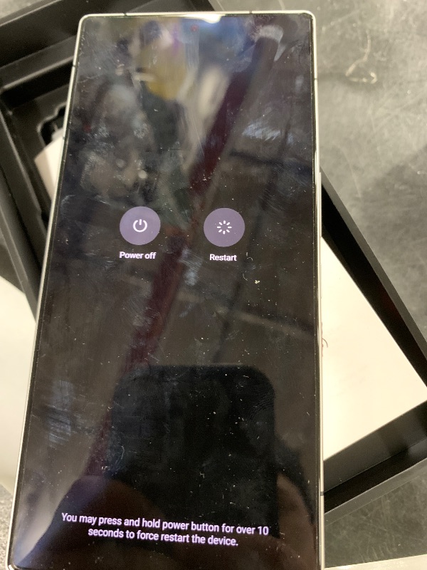 Photo 1 of RED Magic 11s pro - Silver Unlocked "gaming phone - link  https://global.redmagic.gg/pages/redmagic-11s-pro?srsltid=AfmBOopOD-YVsCypawk2ELKFiVkBGeeJLya_ClHifsv7uRvKJP5MWe-T