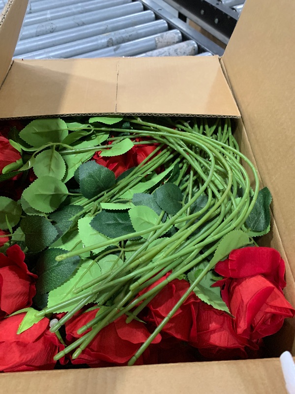 Photo 1 of 100 Pcs Red Roses Artificial Flowers, Real Touch Velvet Roses Bouquet Fake Flowers Bulk, Artificial Roses with Long Stems for Birthday Gift Women Mom DIY Bridal Wedding Centerpiece Decorations