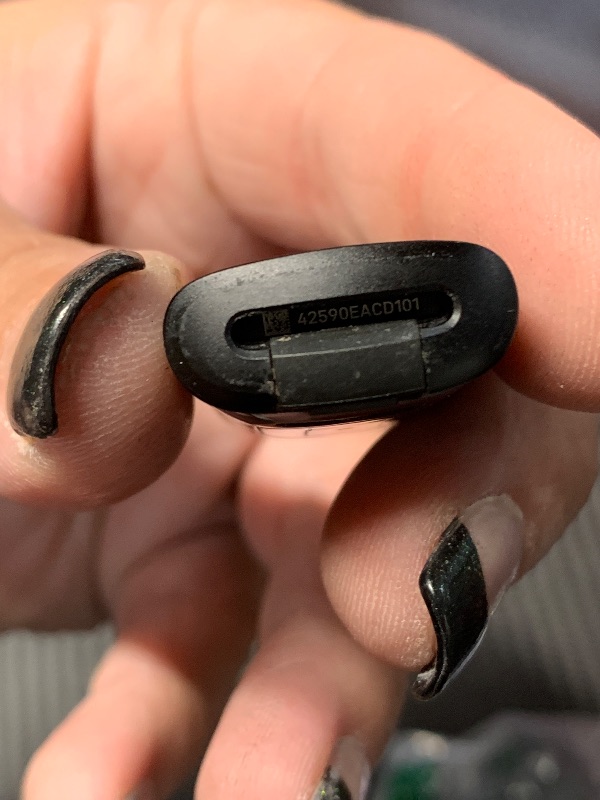 Photo 1 of ***NO CHARGER ***
 Fitbit Charge 6 Fitness Tracker with Google Apps - Heart Rate on Exercise Equipment - 3-Month Google Health Premium Membership Included - Health Tools - Obsidian/Black - Small&Large Bands Included
