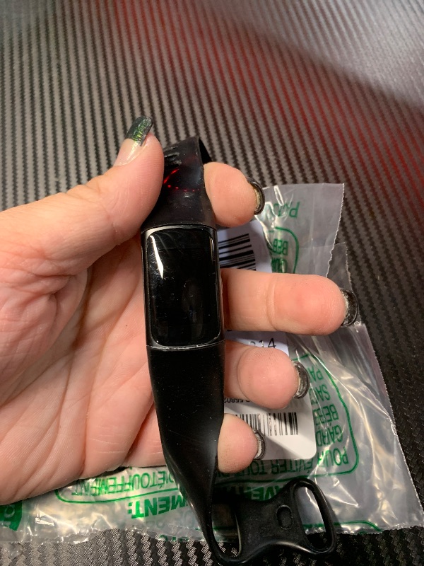 Photo 1 of ***NO CHARGER ***
 Fitbit Charge 6 Fitness Tracker with Google Apps - Heart Rate on Exercise Equipment - 3-Month Google Health Premium Membership Included - Health Tools - Obsidian/Black - Small&Large Bands Included