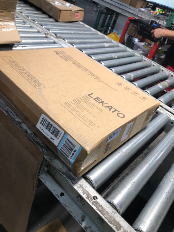 Photo 1 of ***FACTORY SEALED - OPENED FOR INSPECTION***LEKATO Pedal board, Guitar Pedal Board with Built-in Power Supply, 15.5x11x2" 2.1LB, Aluminium Alloy Powered PedalBoard with Carry Bag, Pedal Cables, Adhesive Hookside Tape
