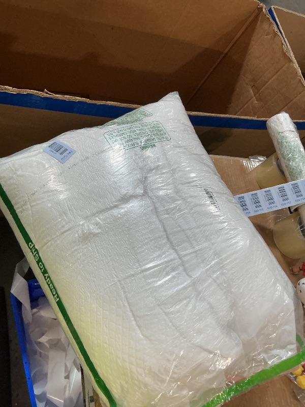 Photo 1 of ***MISSING PARTS***
***STOCK PHOTO FOR REFERENCE ONLY***
DOZ Duvet Cover Set, 100% Viscose derived from Bamboo, Organically Grown, Buttery Soft, Cooling Duvet Covers, High GSM, 1 Duvet Cover and 2 Pillowcases, 106"x90" (Snow, King/Cal King)
