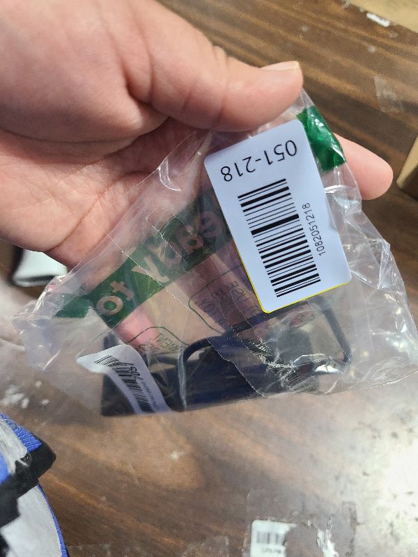 Photo 1 of 18650 Battery Charger, Single-Slot Universal 3.7V Battery Charger for 18650 21700 26650 14500 16340 Li-ion Rechargeable Batteries