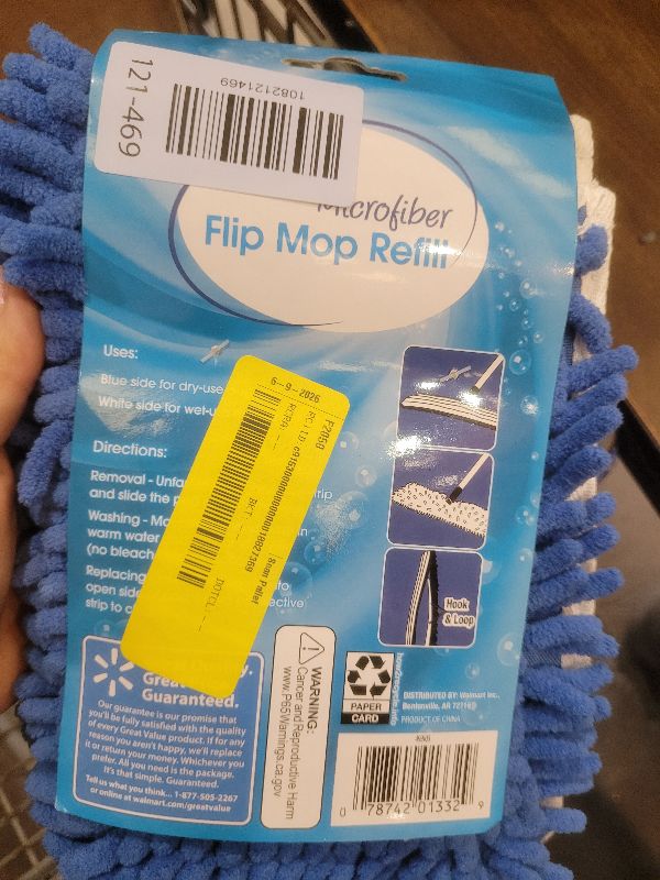 Photo 1 of Great Value Microfiber Super Absorbent Dust Flip Mop Refill 18 in 1ct